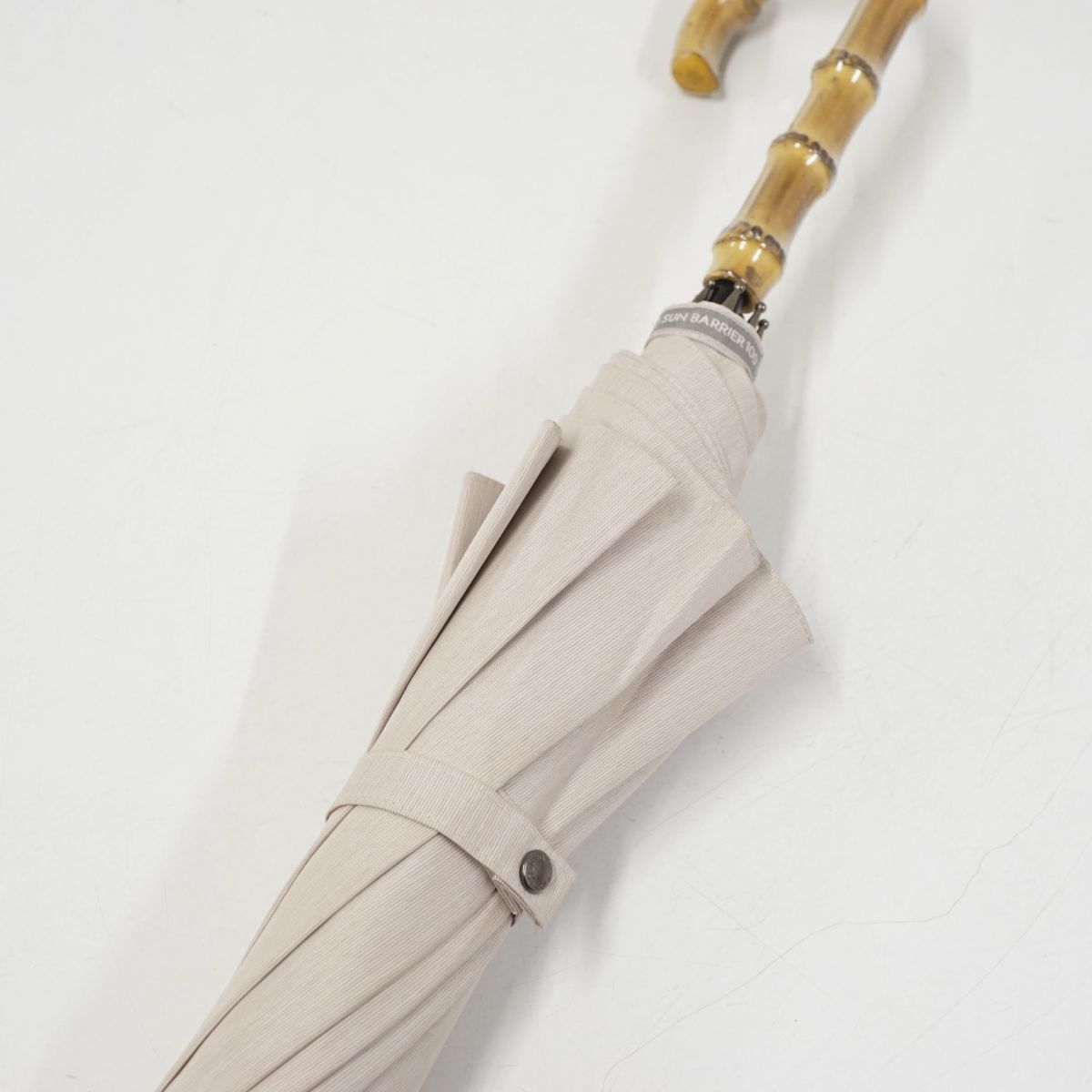 日傘 サンバリア100 完全遮光日傘 USED超美品 アイボリー moku M
