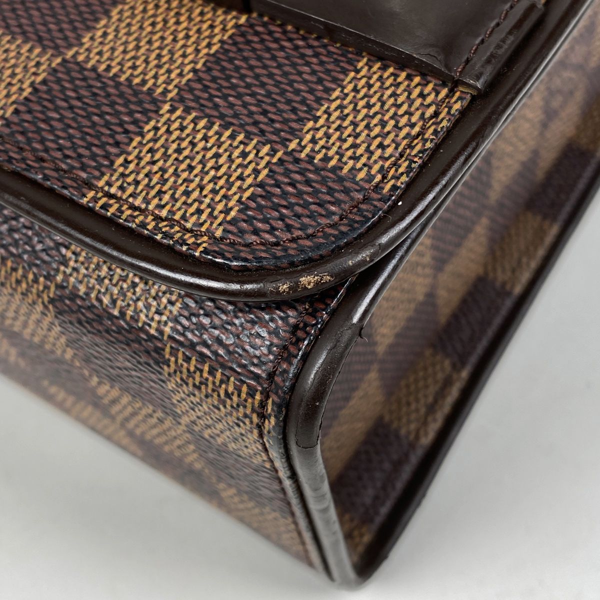 ルイ・ヴィトン Louis Vuitton トライベッカ カレ 肩掛け ショルダー 