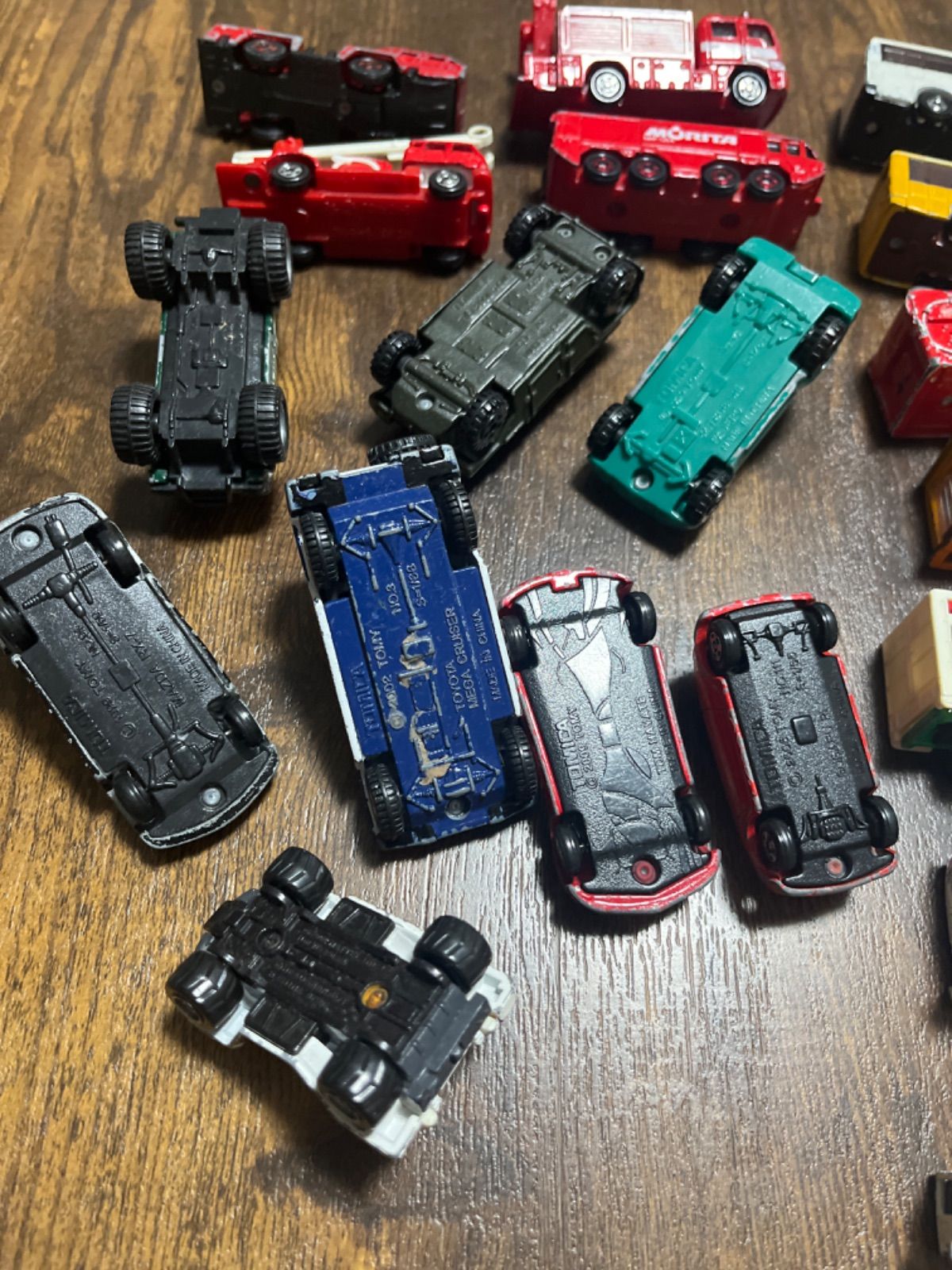 トミカ ミニカー 飛行機 まとめ売り - メルカリ