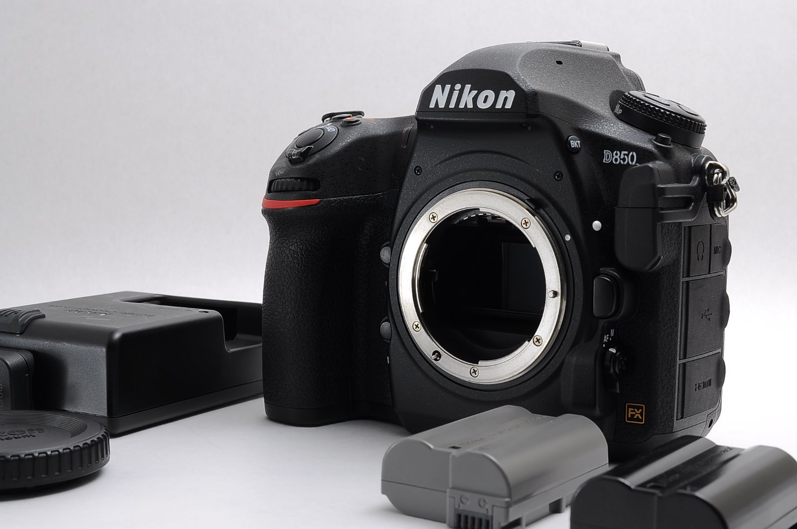 上品 Nikon ニコン D850 ボディ フルサイズ一眼レフ 4575万画素 高性能 高画質 人気モデル