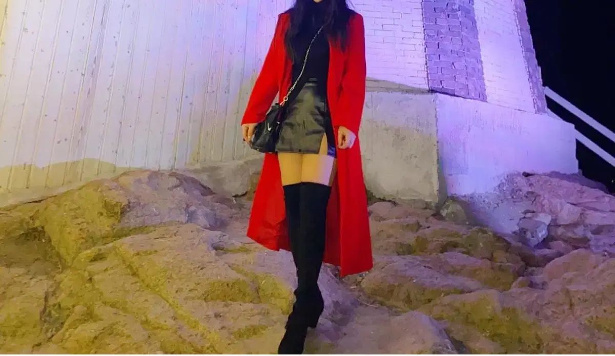 Celina レッド ロング コート 感ジリム フィットジョーン 超