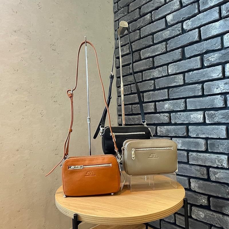 アキット マルチポケットミニショルダーバッグ