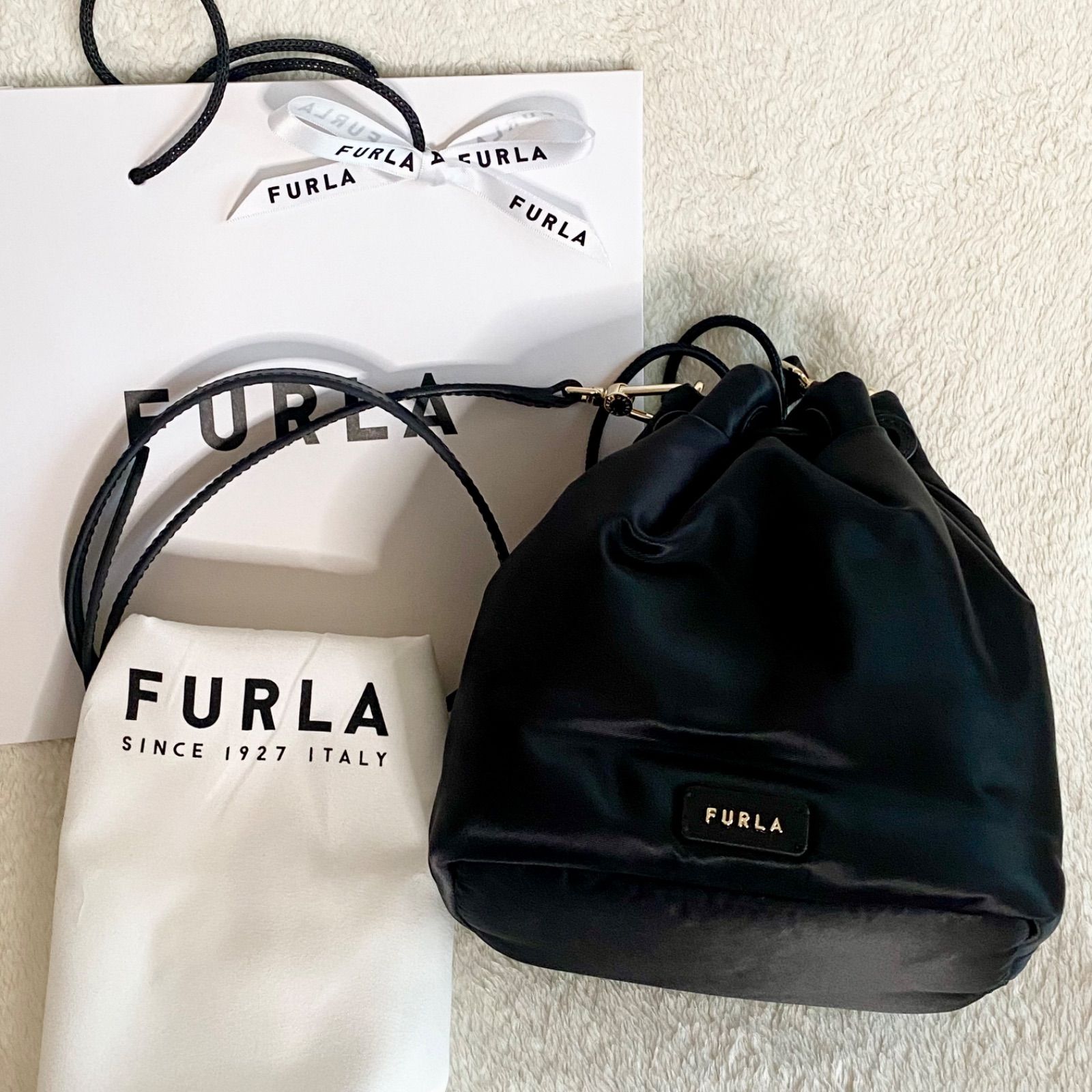 新品 大人気 FURLA GAIA MINI SOFT DRAWSTRING 現行ロゴ ショルダー 