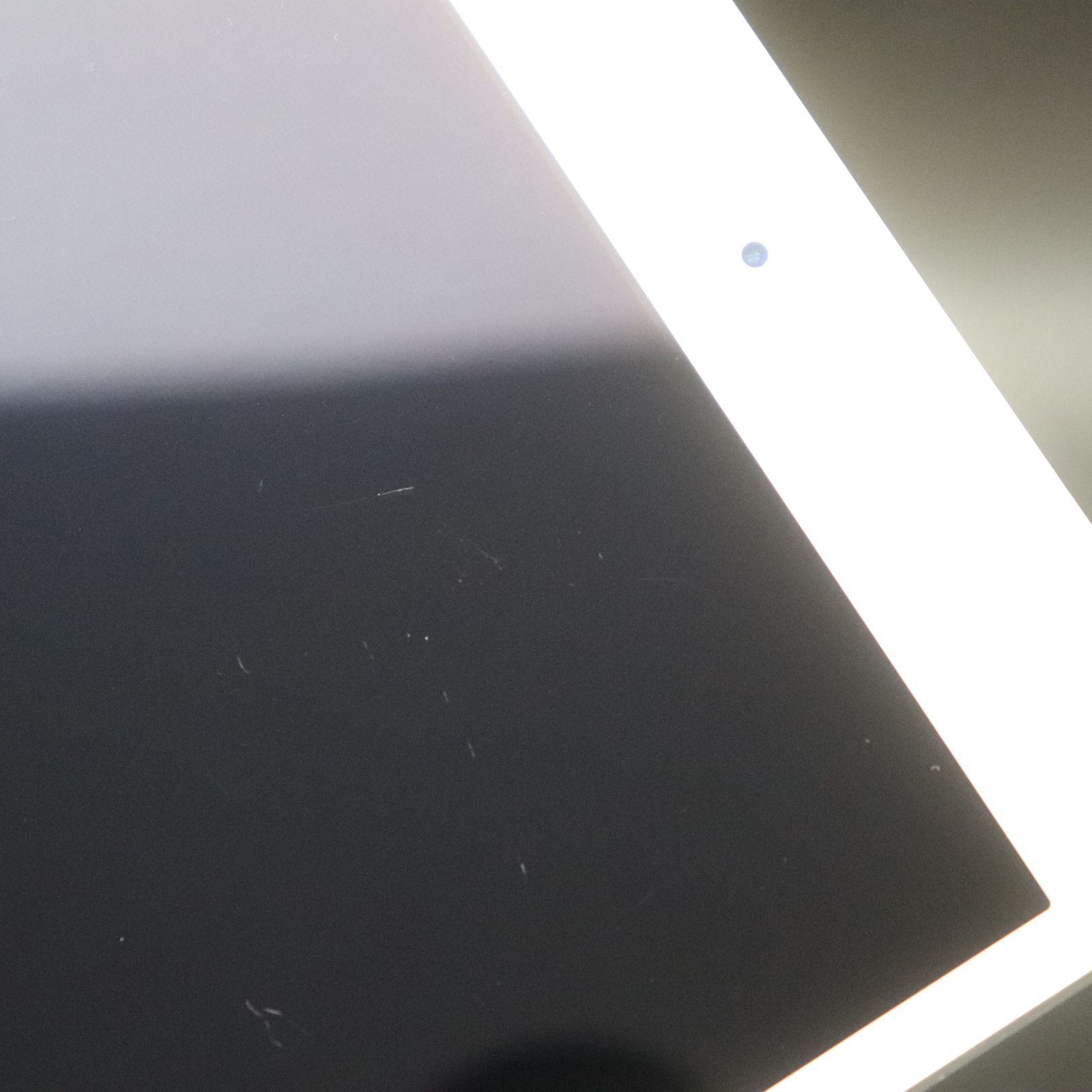 ITZVD28KU33G 即決 本物 Apple iPad mini 4 Wi-Fi + Cellular ITZVD28KU33G 即決 本物 Apple iPad mini 4 Wi-Fi + Cellular