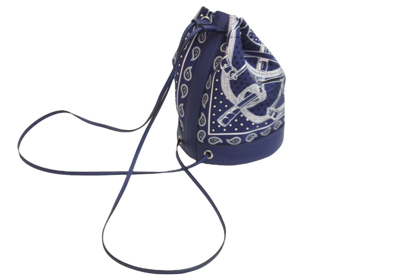 極美品 HERMES エルメス 巾着バッグ ソワクール タイニー T刻印 ペイズリー調 ネイビー ホワイト シルク ヴォーエプソン 中古 53810  - メルカリ