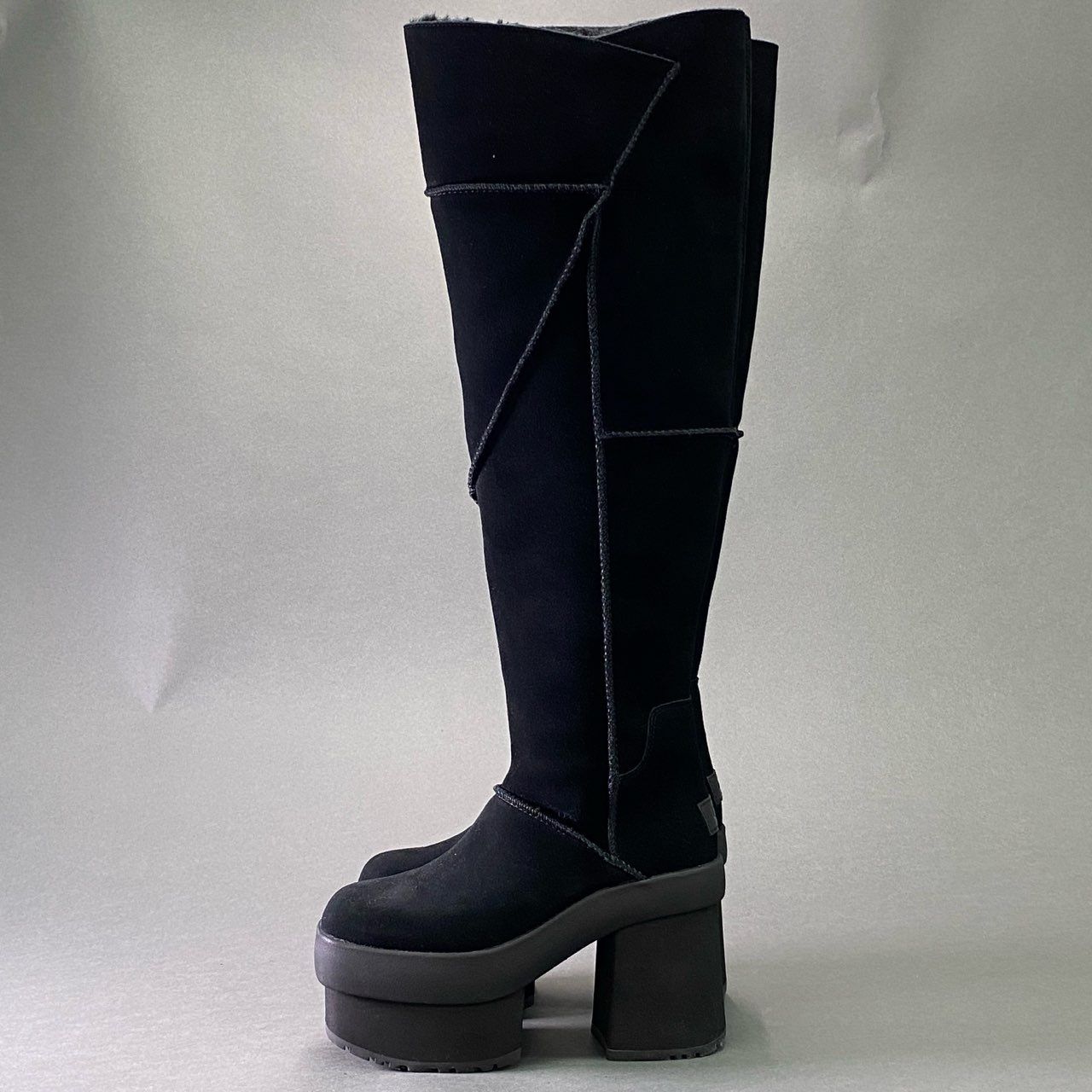 UGG 厚底 ムートンブーツ 4f8 《美品》定価￥49500 UGG アグ New Heights Platform Xtra 厚底