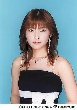 中古】生写真(ハロプロ) モーニング娘・石川梨華/腰上・背景青・黒い