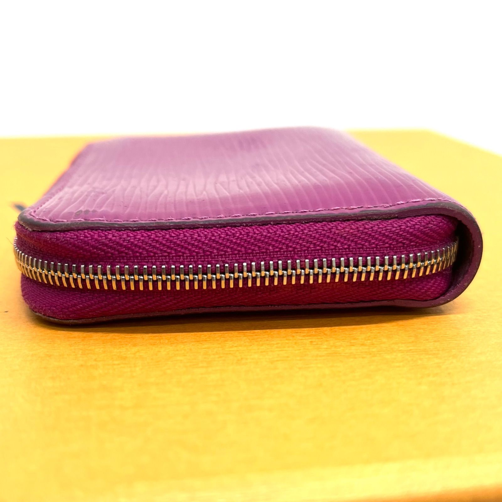 売り切り処分品】美品 LOUIS VUITTON ルイヴィトン エピ ジッピー ... エピ柄 ラウンドファスナー ミニ財布 コインケース ブラック