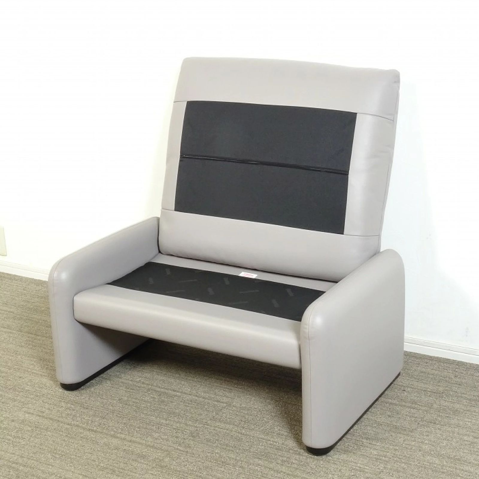 【展示極美品】 Cassina カッシーナ 675マラルンガ オットマン 本革 Cassina（カッシーナ）675-OT MARALUNGAマラルンガ オットマン