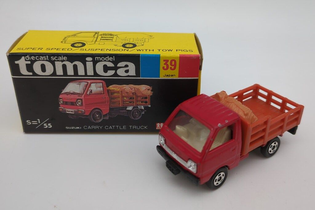 トミー トミカ黒箱日本製 スズキキャリイ家畜運搬車/赤/1H/白内装/豚2頭 39-3-4