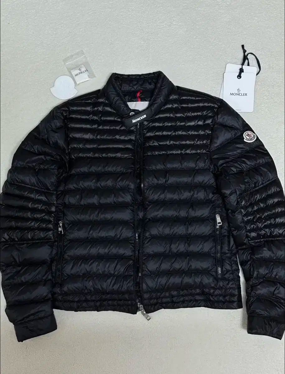 最高 20fw モンクレール ダウン 2 モンクレール ライダー ダウン アミオ キャビア