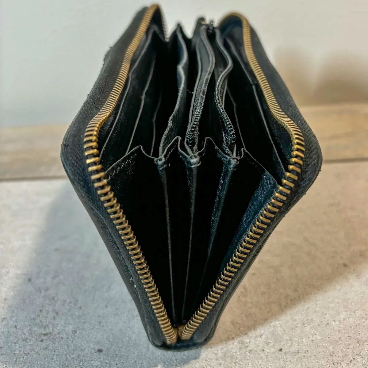 BLACK!!様専用） GUCCI グッチ 523667 アニマリエ レザー ジップ 