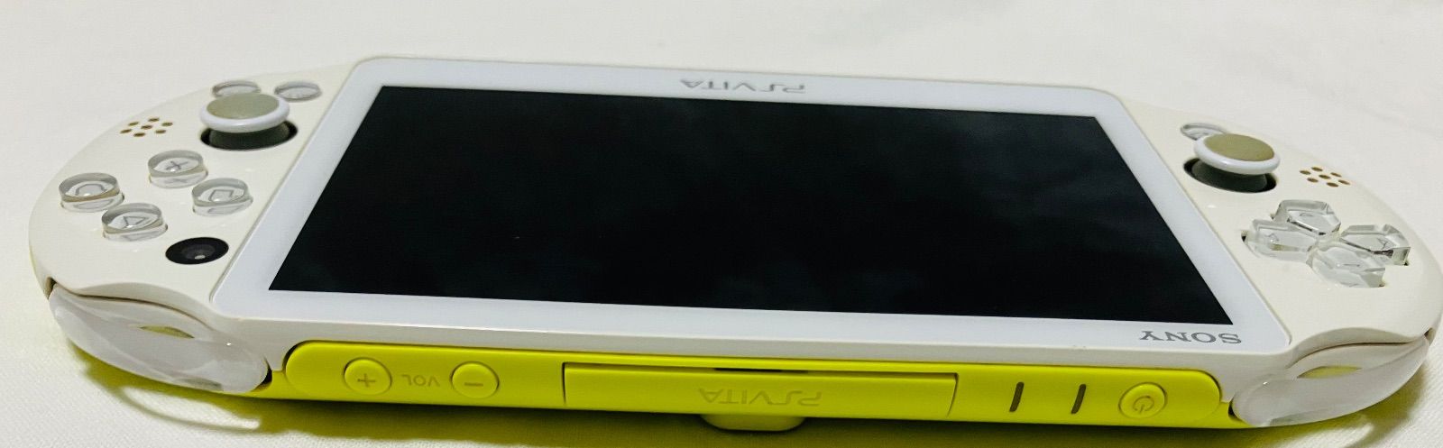 SONY - 【液晶良好】ソニー PS Vita PCH-2000 ホワイト×ライムグリーン Amazon | PlayStation Vita Wi-Fiモデル ライムグリーン
