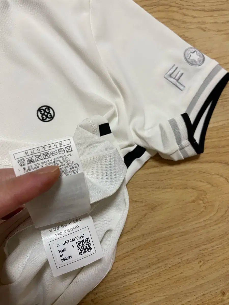 新しいブランド 店舗正規品 G/FORE(ジーフォア) 機能性 メルカリ - サイズ S Tシャツ メンズウェア