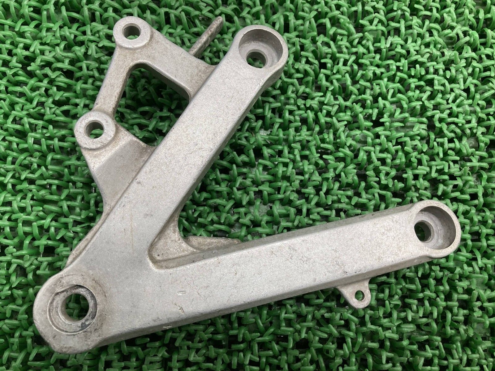 CBR250RR ステップホルダー 右 KAZ ホンダ 純正 バイク 部品 MC22 メインステップ 曲がり無し 品薄 品 車検 Genuine nI