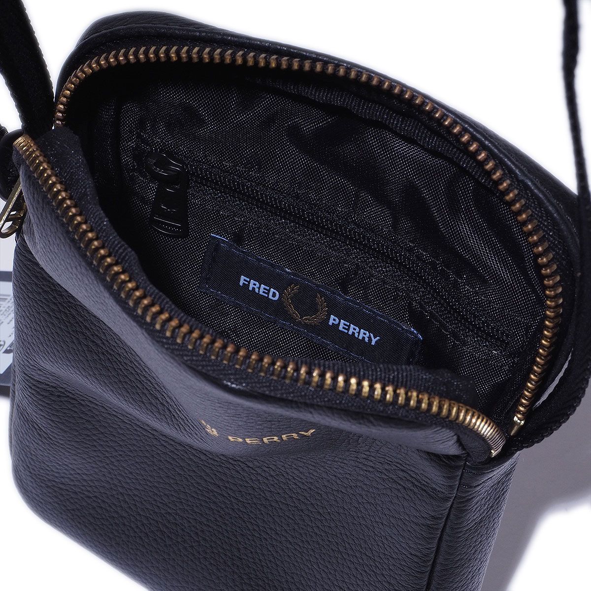 フレッドペリー FRED PERRY タンブルドレザー サイドバッグ L8289 