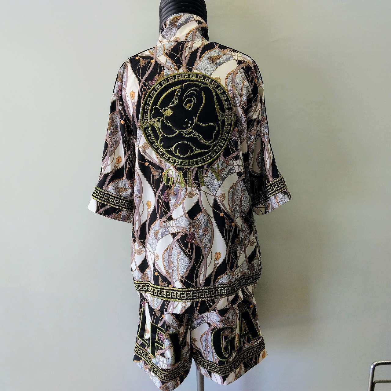 ガルフィー もっとゴージャスセットアップ 総柄 L - メルカリ