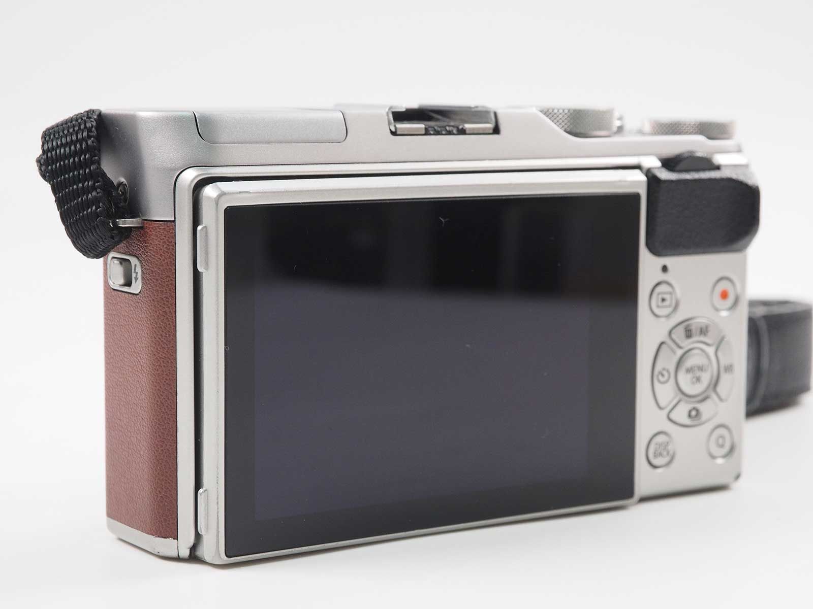 富士フィルム Fujifilm Fuji X-A3 24.2 MP Mirrorless Camera Brown Body [美品] #Z2687A