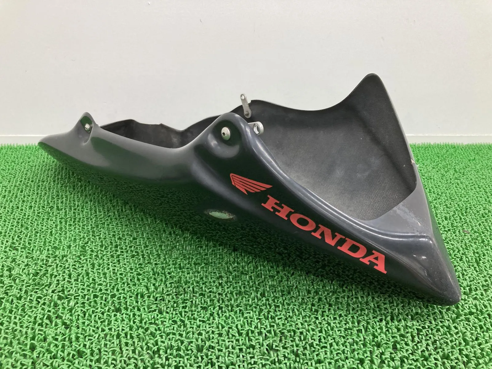 vtr250 コワースアンダーカウル取付のみ黒ゲルからウレタン塗装済み vtr250 コワースアンダーカウル取付のみ黒ゲルからウレタン塗装