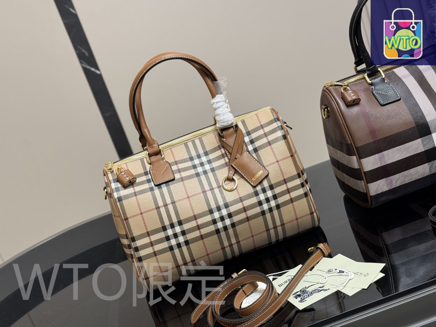 ★Burberry★ピローバッグ 今日特価】Burberry ピローバッグ 20×13cm - メルカリ