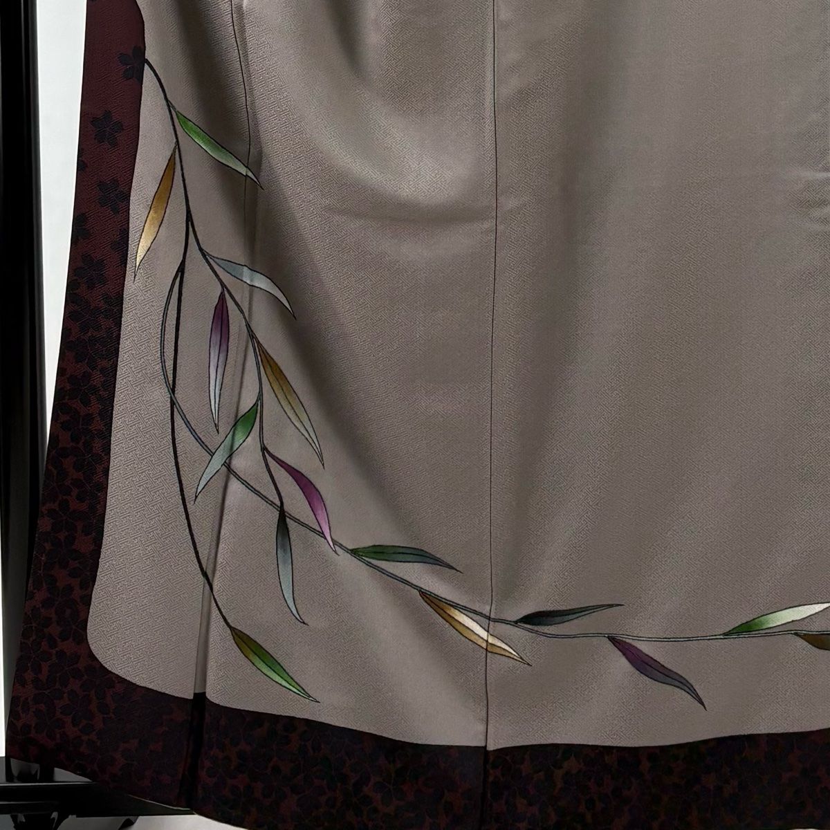 付下げ 斎藤三才 鳥 深紅 身丈153.5cm 裄丈66cm 袷 正絹 付下げ 斎藤三才 鳥 深紅 身丈153.5cm 裄丈66cm 袷 正絹