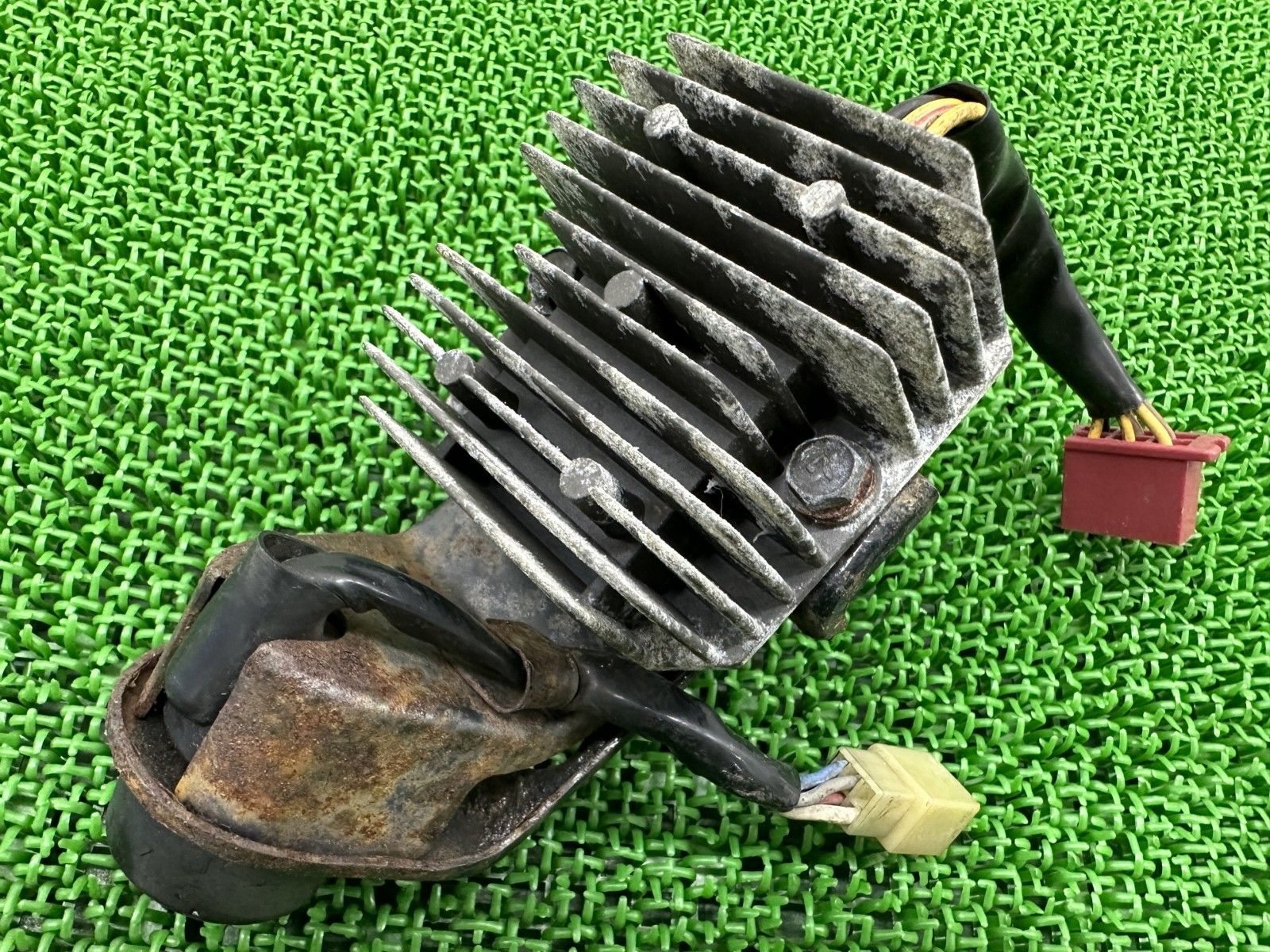 エストレヤ レギュレター カワサキ 純正 中古 バイク 部品 BJ250A エストレア 6ピン 電装ステー キーシリンダー セット 93