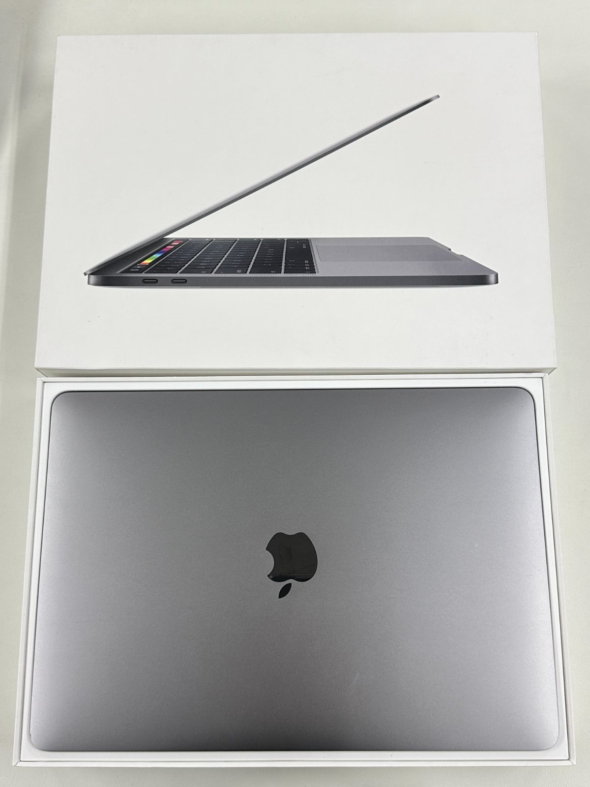 美品】MacBook Pro 13インチ 2019 i5/8GB-