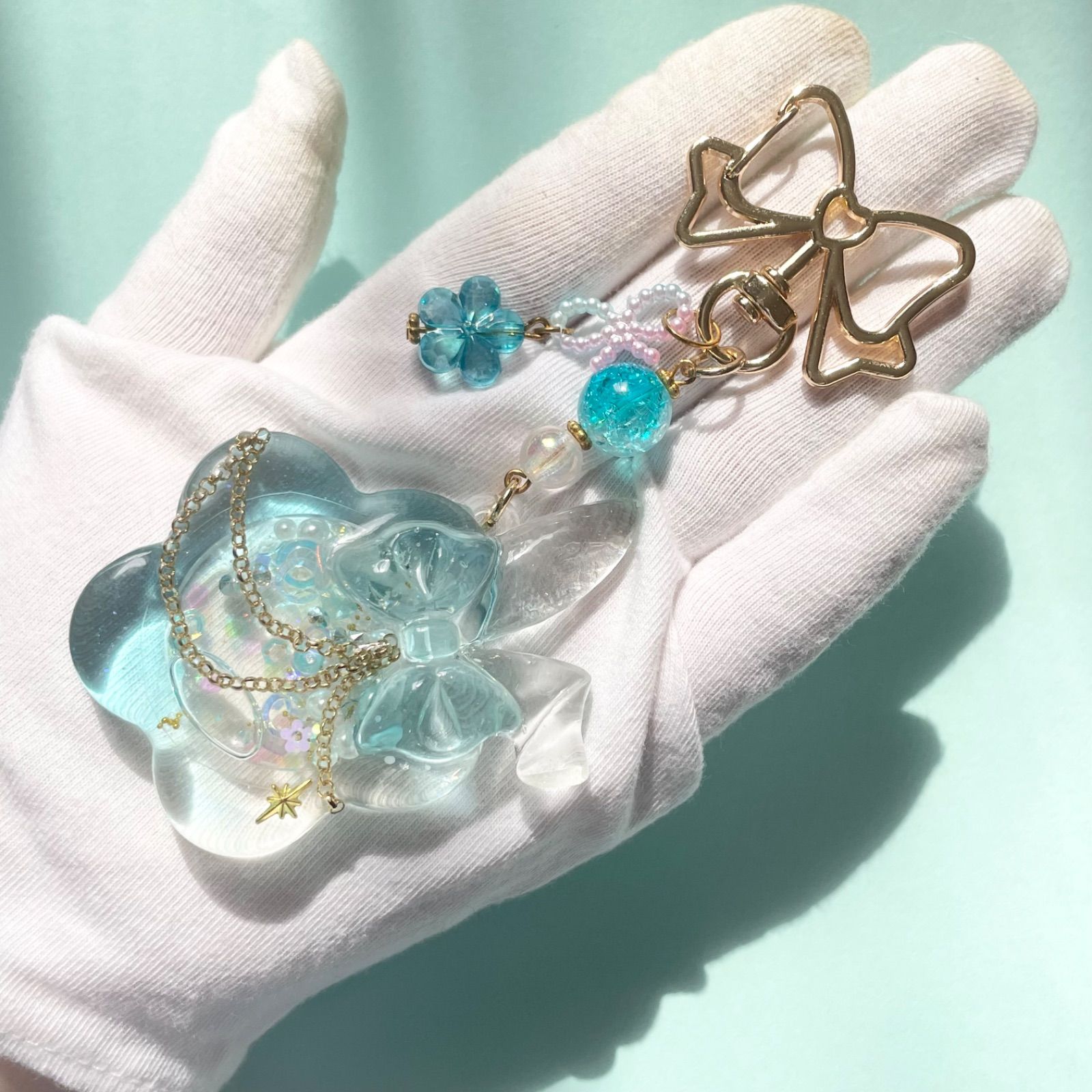 ハンドメイド レジンシェイカーキーホルダー 花 うさ耳 ブルー クリア