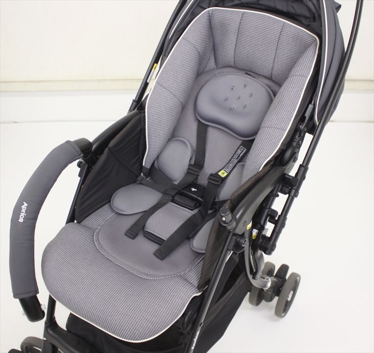 ラクーナクッション AD グレー 2134940 アップリカ 軽量オート4輪べビ