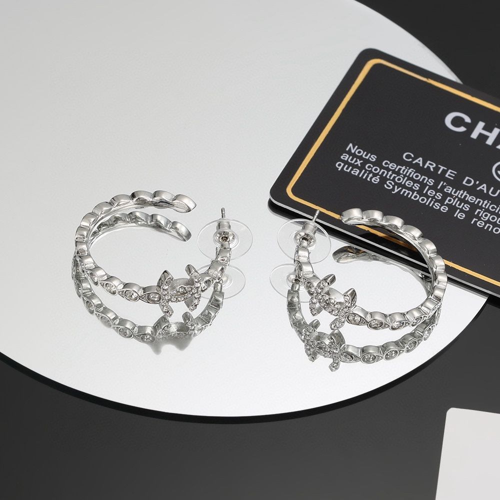 CHANEL ダブルCロゴ ピアス