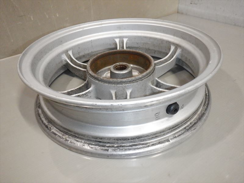 SUZUKI  SUZUKI ZZ50 ジーツー リアホイール J12 スズキ ホイール アルミ　(23-1107-5) スズキ SUZUKI ZZ50 ジーツー リアホイール J12 スズキ ホイール アルミ (23