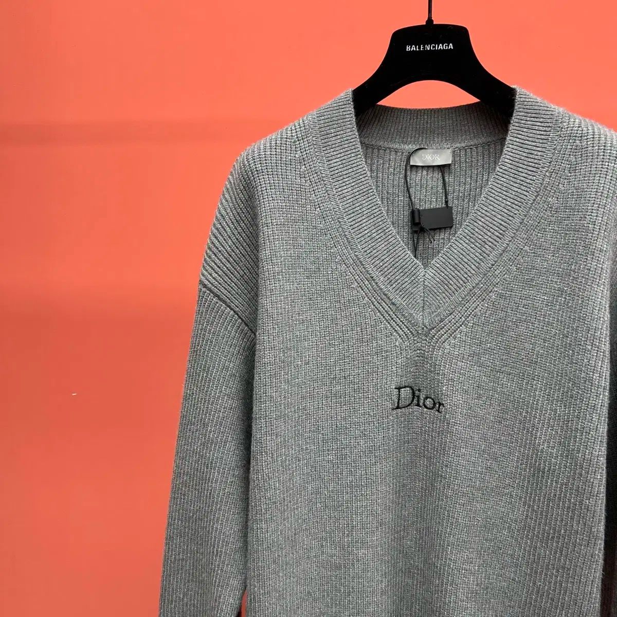 DIOR(ディオール) 長袖Tシャツ ニット セーター グレー 英語ロゴ