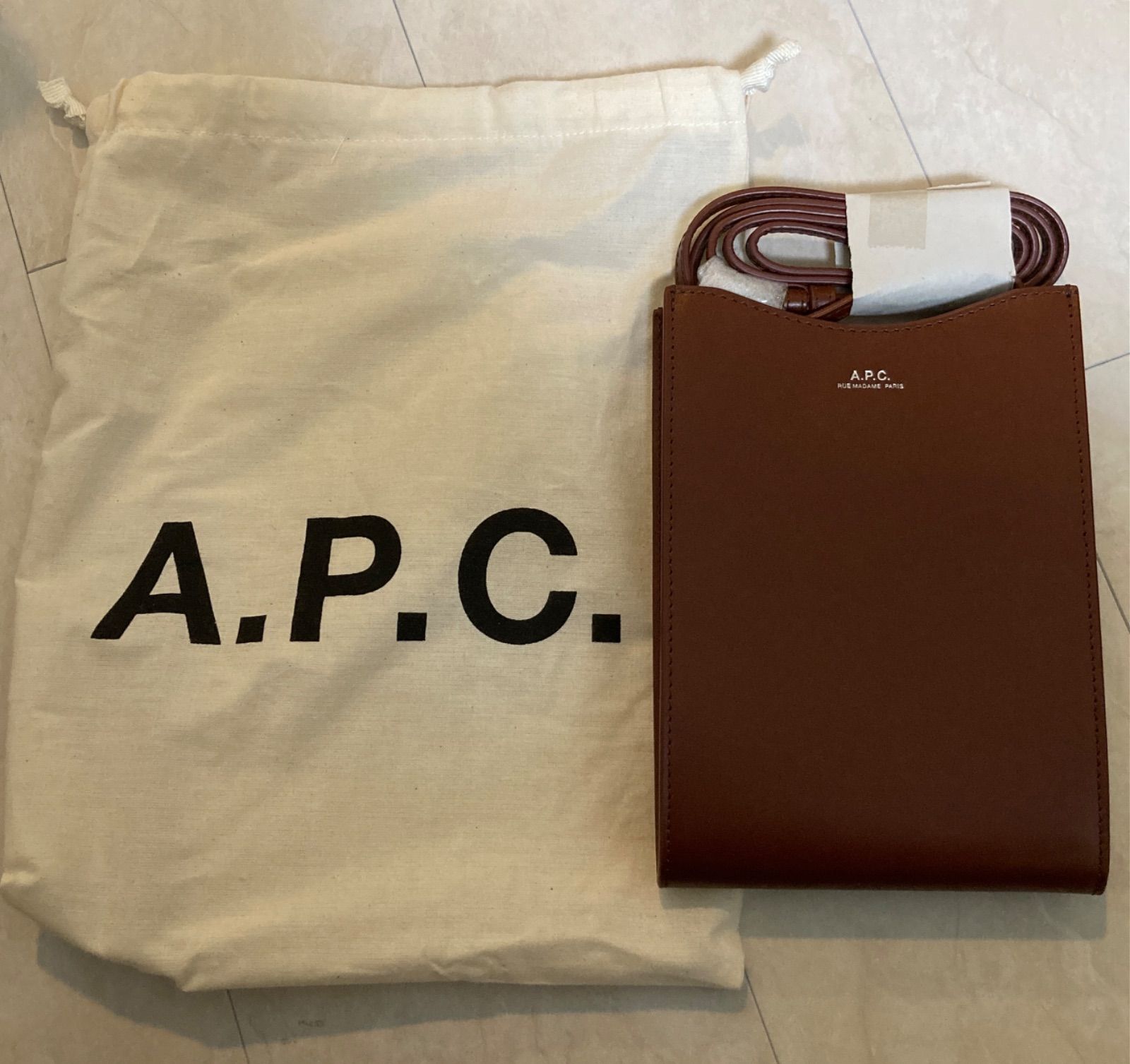 A.P.C. ジェイミー ネックポーチ ブラック ブラウン レザーバッグ APC 