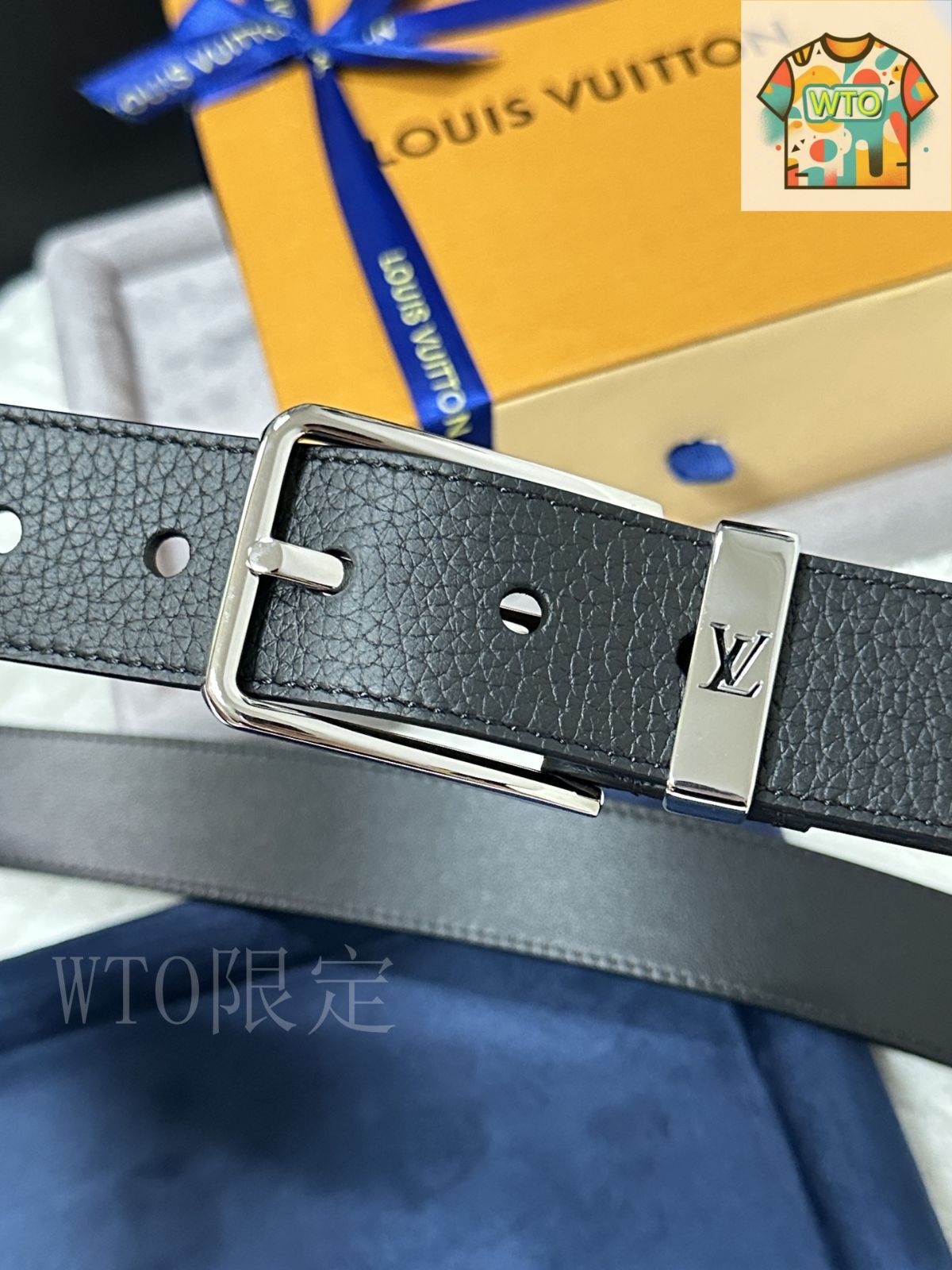 LOUIS VUITTON ＊スナップベルト＊レザー LOUIS VUITTON ルイ・ヴィトン Metallic Silver Leather Logo