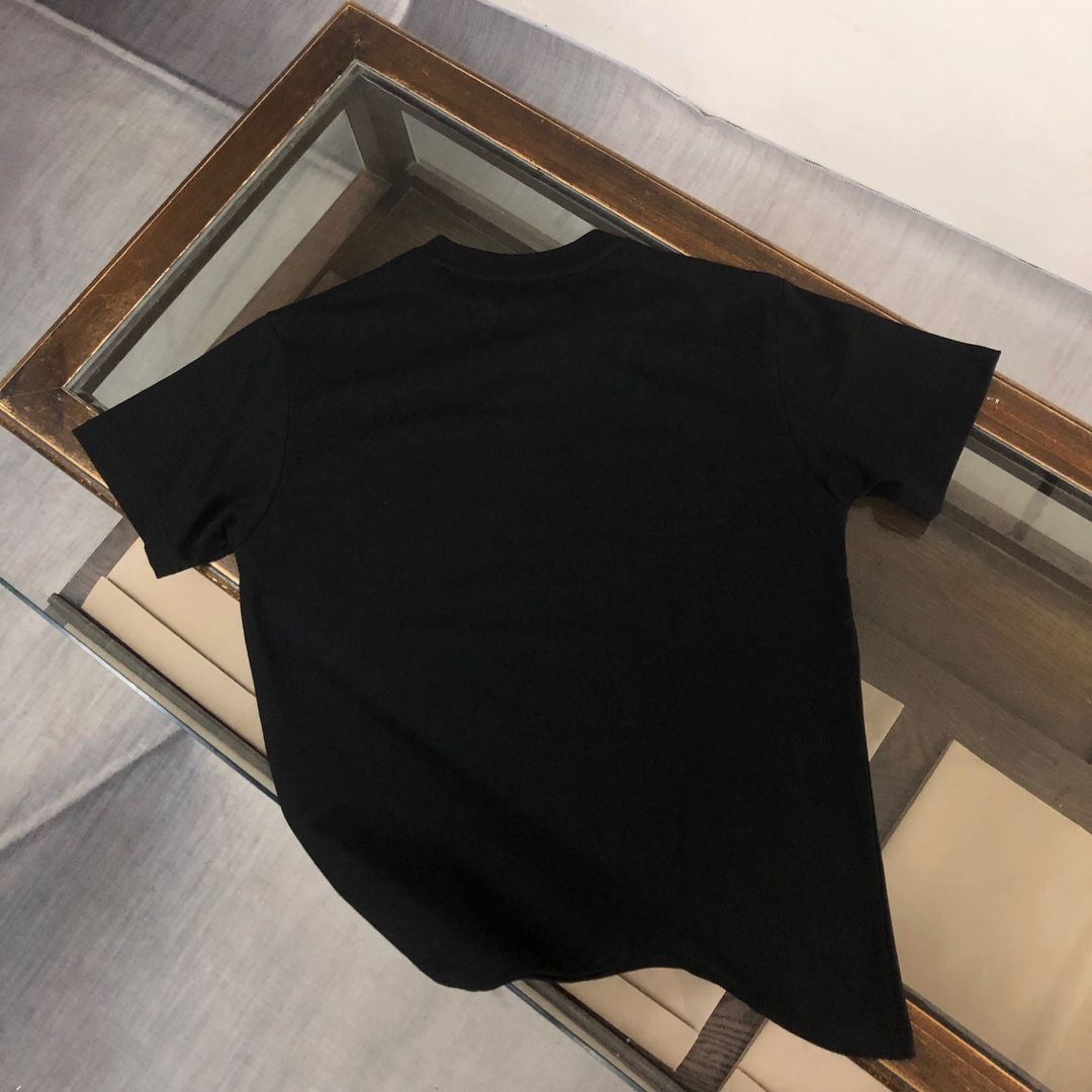 GUCCIのホワイトプリントTシャツ　サイズXXL 6~7回位着用 GUCCIのホワイトプリントTシャツ サイズXXL 6~7回位着用 - メルカリ