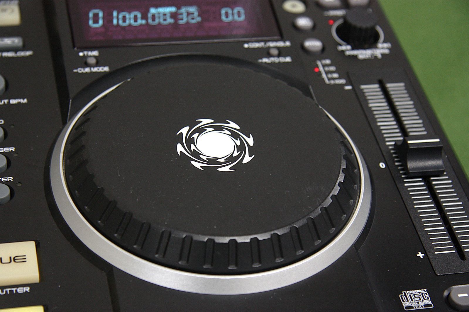 コンパクト DJ用CDプレーヤーDN-S700