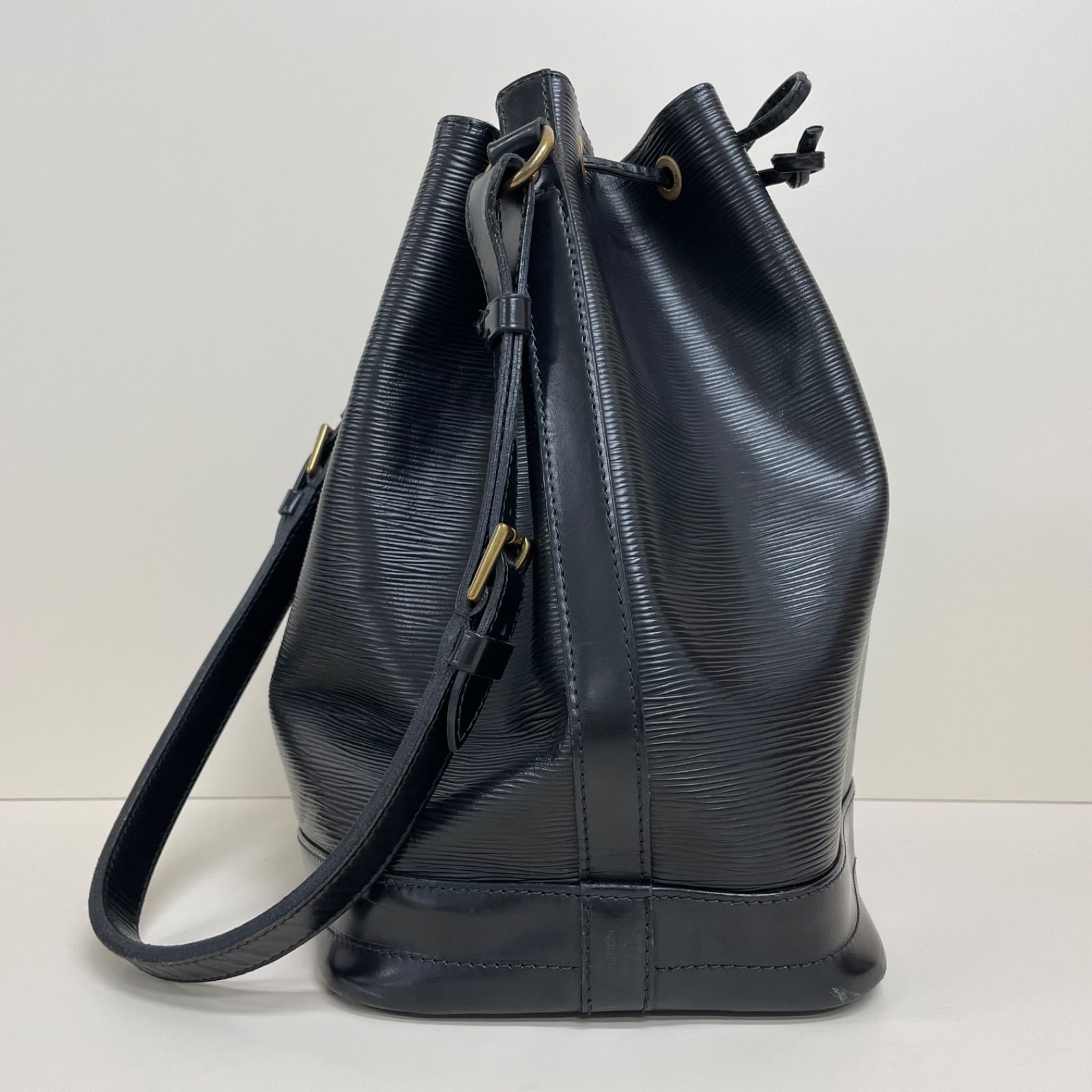 LOUIS VUITTON ルイヴィトン エピ プチノエ 黒 M59012 LOUIS VUITTON ルイヴィトン エピ プチノエ バッグ M59012