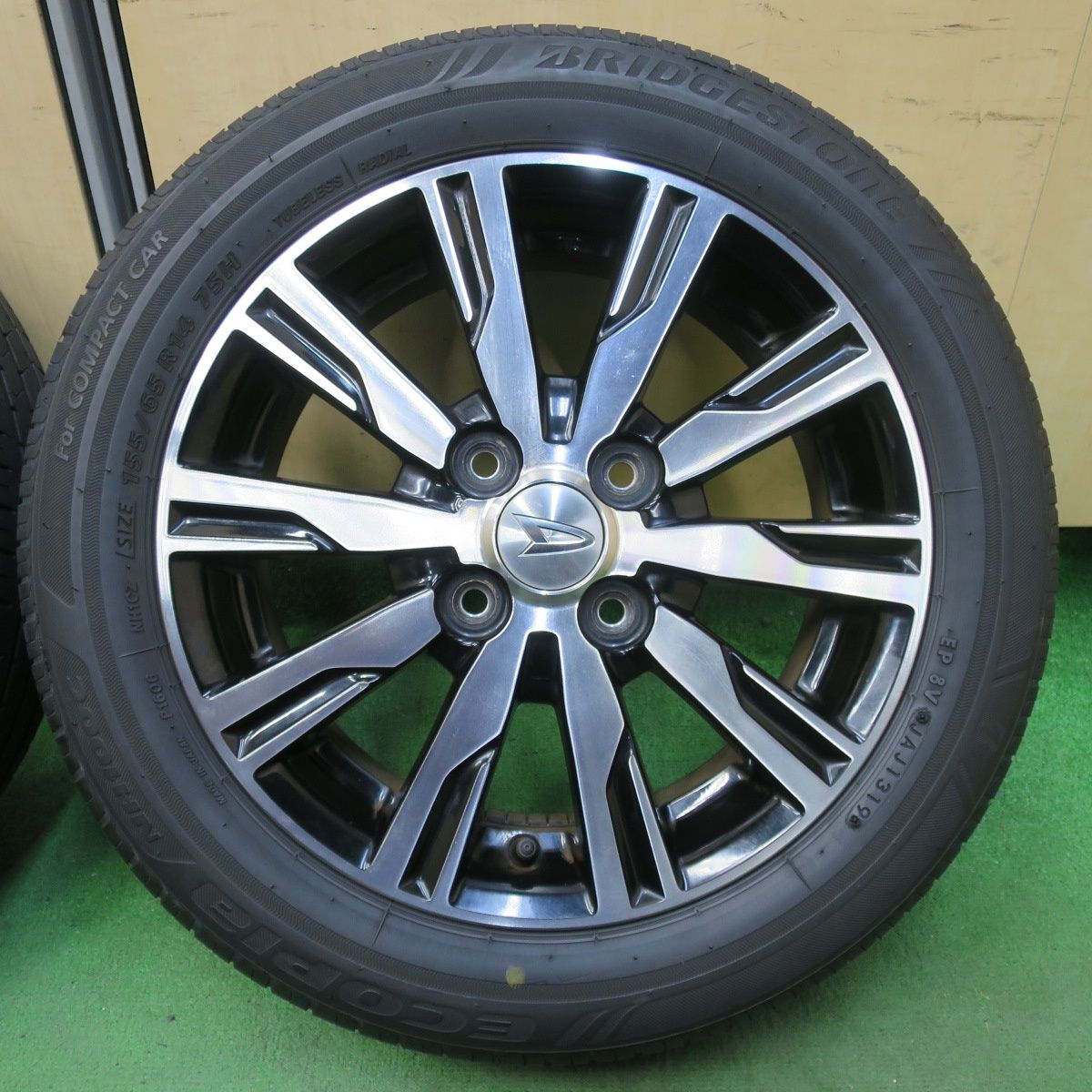 送料無料] 4本価格☆ダイハツ LA600S タント カスタム 純正 155/65R14 