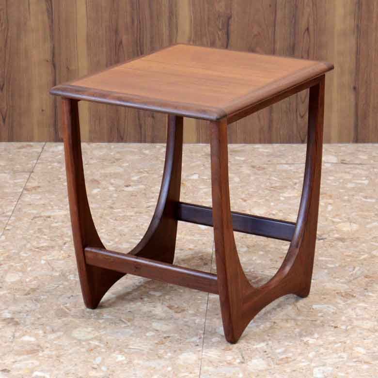 ネストテーブル2P G-plan ヴィンテージ イギリス ローテーブル ミッドセンチュリー MARWIL-DEMENAGEMENTS_CH