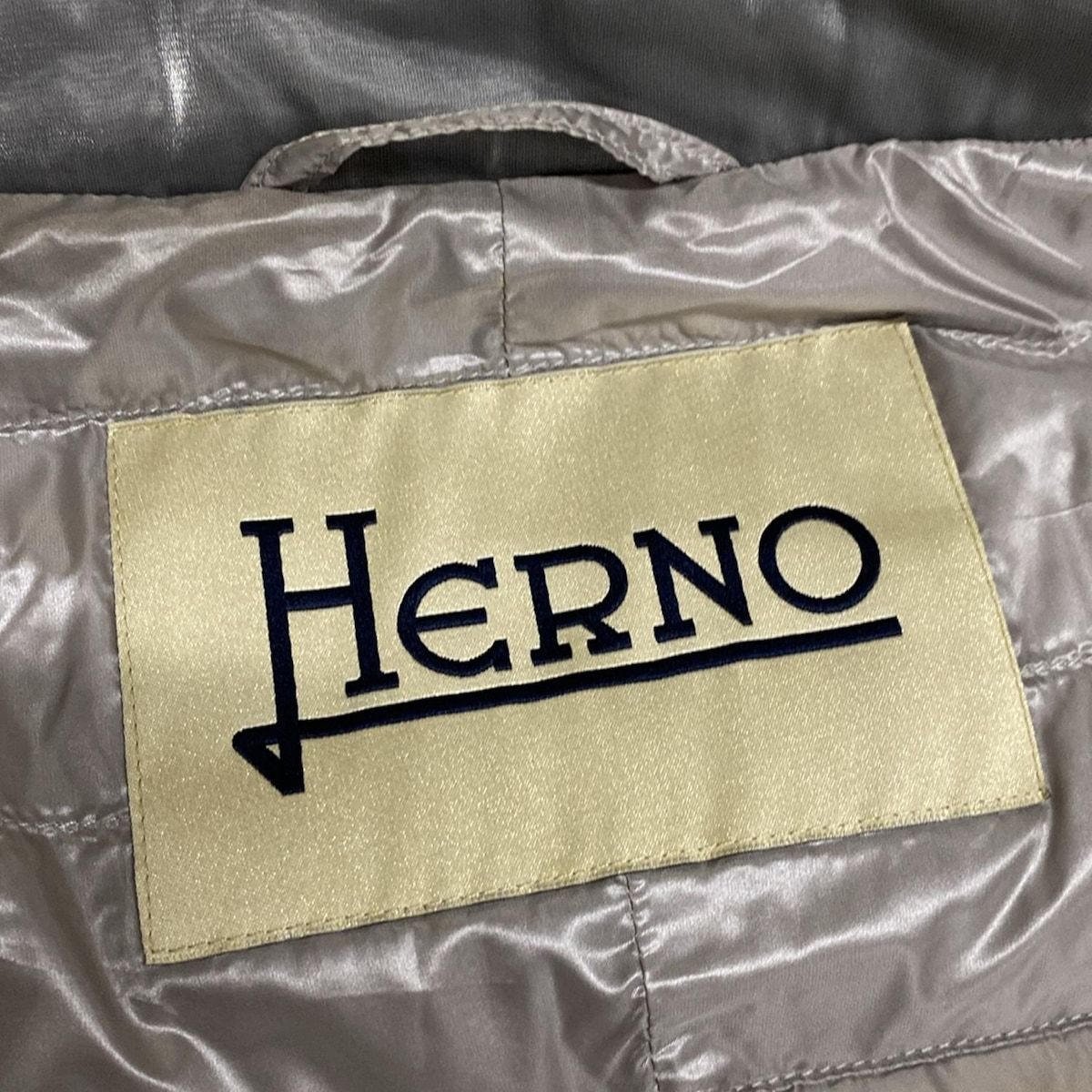 ヘルノ42 マーク♡♡♡ HERNO(ヘルノ) ダウンジャケット サイズ42 M レディース美品