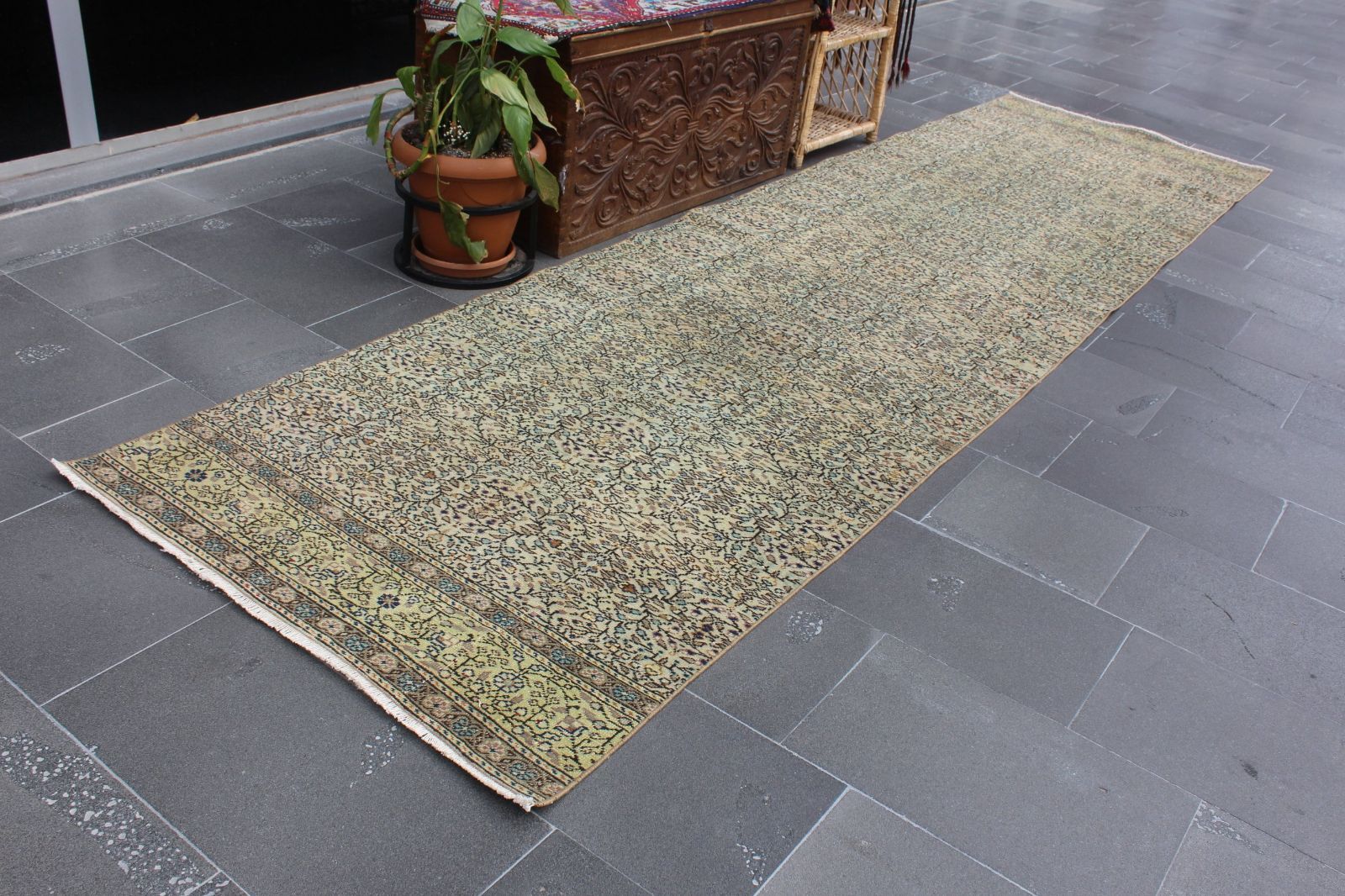 カイセリ製トルコ絨毯 手織り ラグ（素材：綿、ウールサイズ：101 x 381 cm）