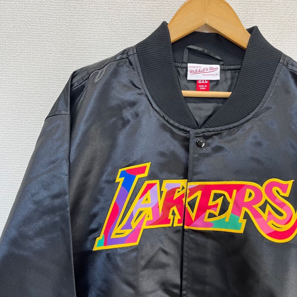 村上隆 × ComplexCon × LAKERS ナイロンスタジャン 黒 M 村上隆 × ComplexCon × LAKERS ナイロンスタジャン 黒 M