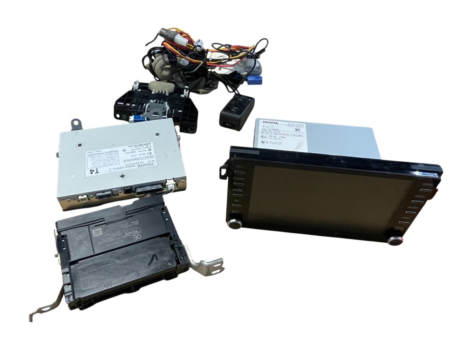 管理番号 4231 ヤリス 86840-K0043 ﾄﾖﾀ純正ﾃﾞｨｽﾌﾟﾚｲｵｰﾃﾞｨｵ