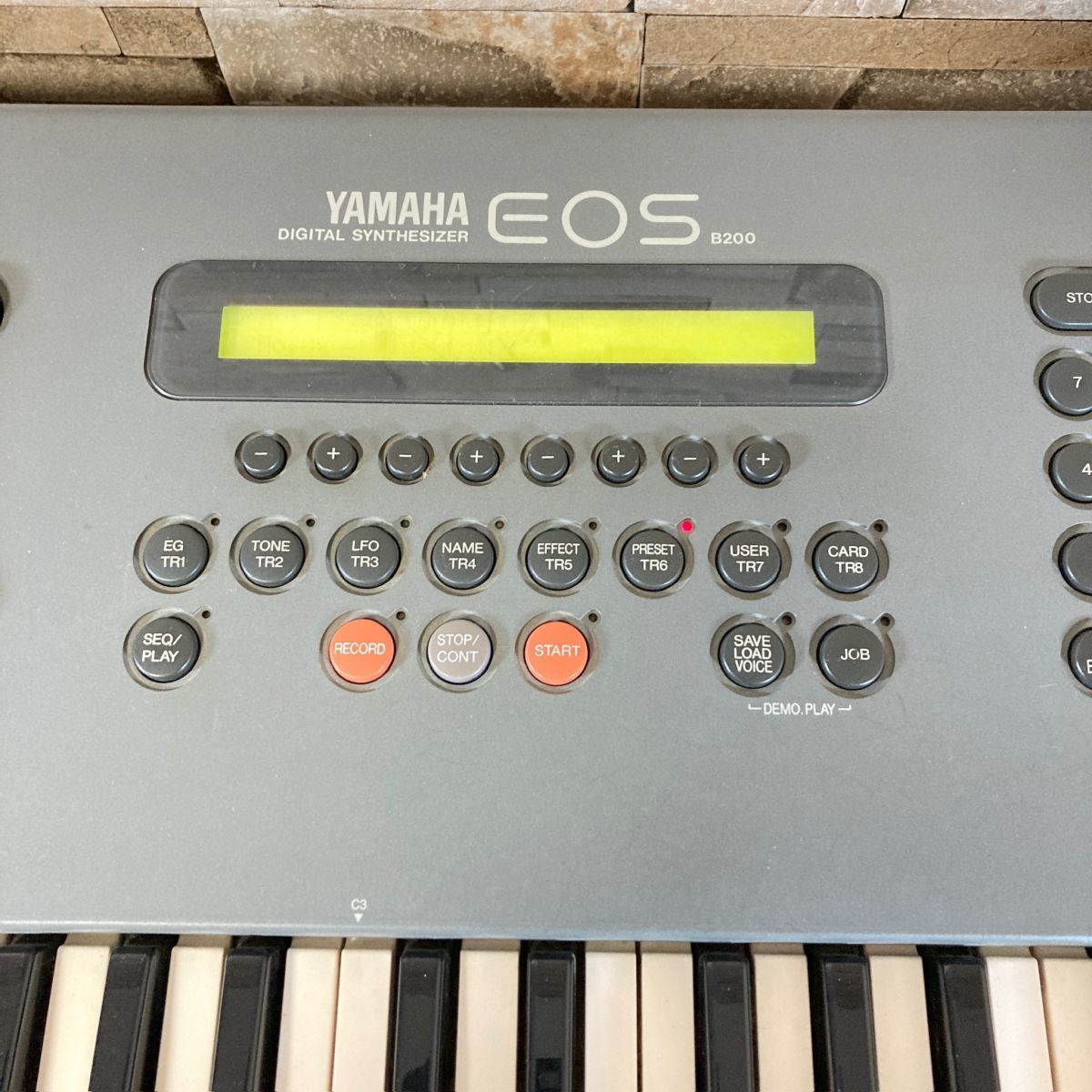 211241 YAMAHA ヤマハ EOS B200 シンセサイザー 61鍵盤 音出し〇 現状