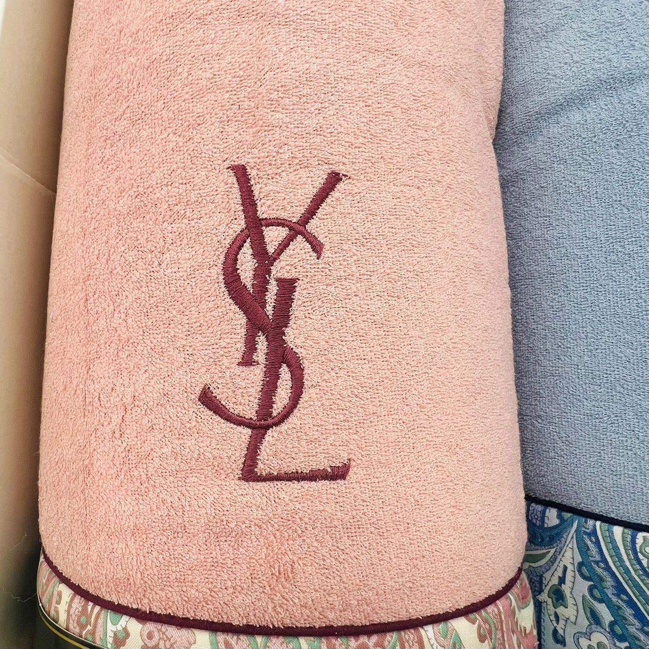 YSL イヴサンローラン 軽くて心地良い 肌掛け布団 2枚組 - メルカリ