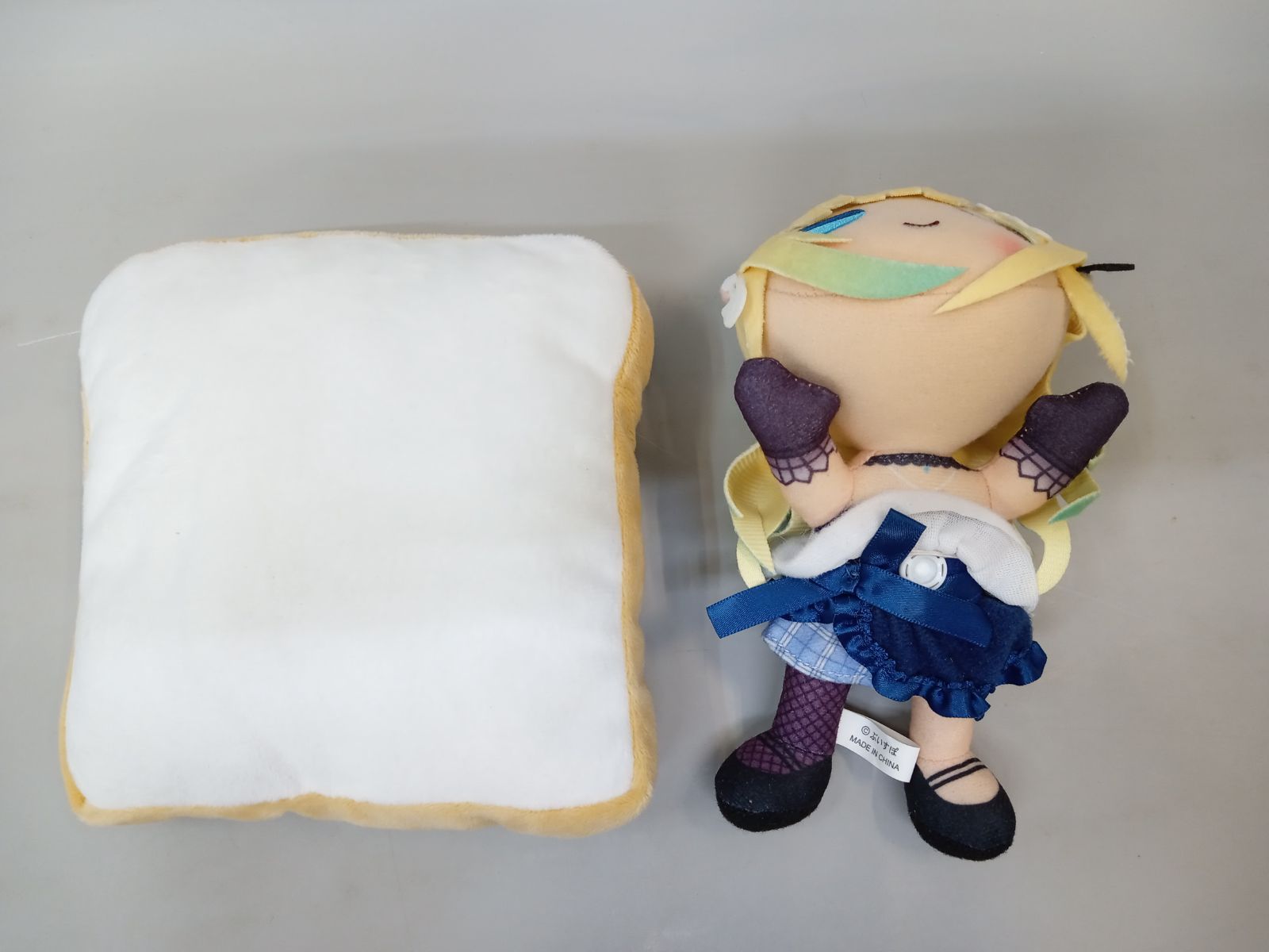 ぶいすぽ 藍沢エマ　誕生日記念　2023 ぬいぐるみ　キーホルダー　4体 Amazon.co.jp: 藍沢エマ 誕生日記念 ぬいぐるみキーホルダー ぶ