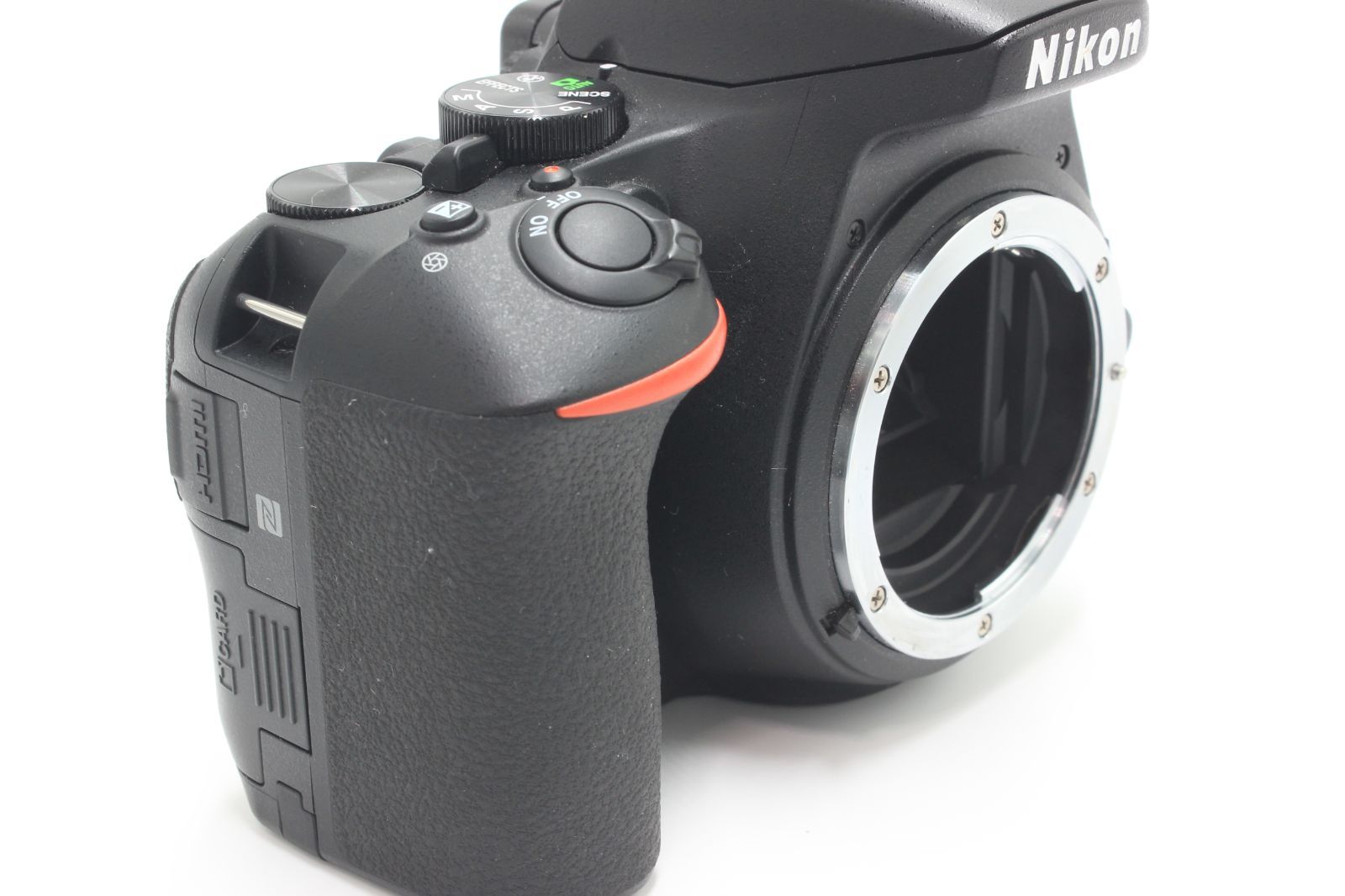 78ショット！Nikonニコン  D5600 ボディ