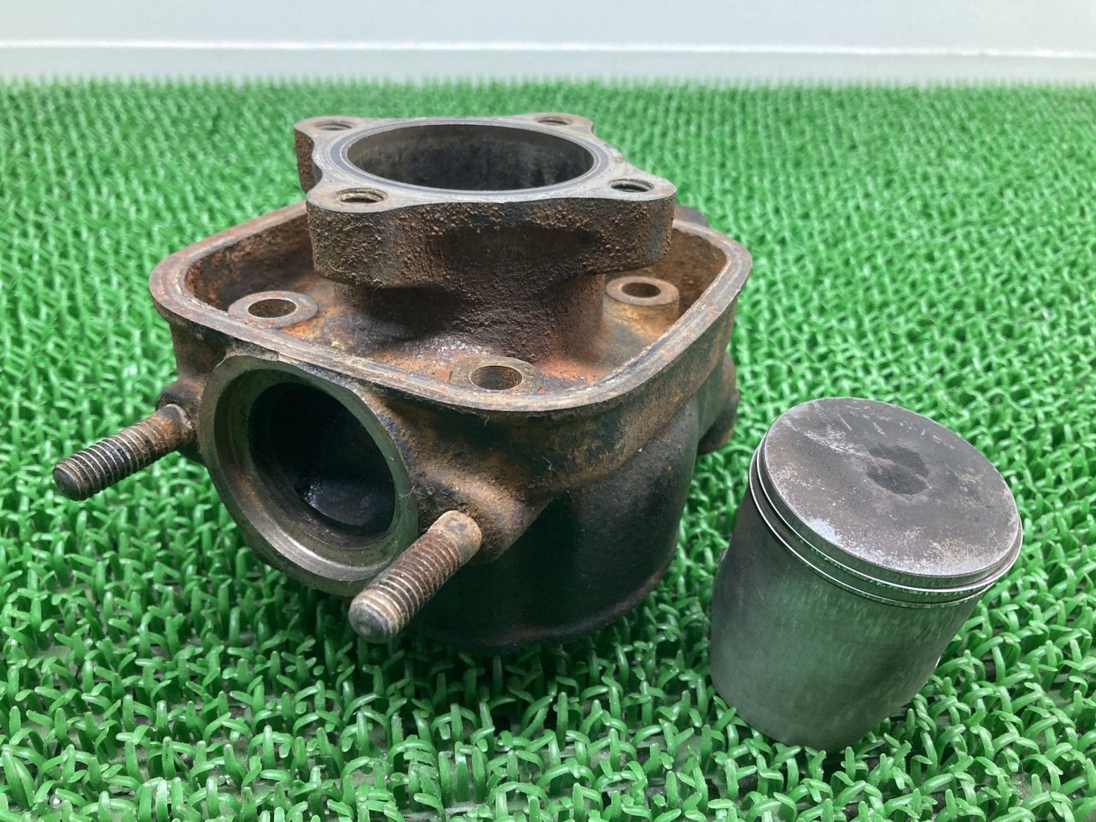 MVX250F エンジンシリンダー ホンダ 純正 MC09 シリンダーピストン 修復素材やペイント素材に 割れ欠け無し 品 品薄 cR