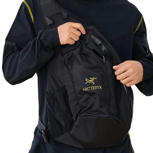 ARCTERYX SYSTEM_A  アークテリクス システムエー メンズ レディース 男女兼用 アウトドアウェア 山登り 撥水 CROSSBODY PACK バッグ リュック  ボディ バック 29.5cm*44.2*10cm