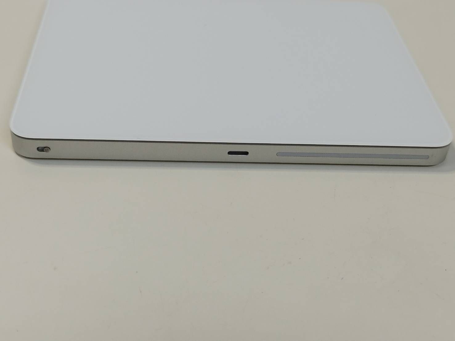 マウス・トラックボール Apple Magic Trackpad 2 (A1535) Apple A1535 Magic Trackpad 2 MJ2R2LL/A White/Silver